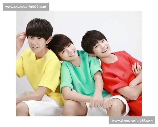 杨瀚森选秀西装暗藏甜蜜密码！疑似女友曝光，青梅竹马清纯般配